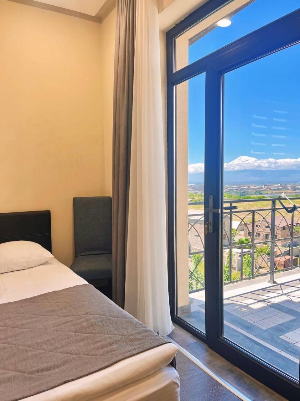 Hotel Bien Erivan